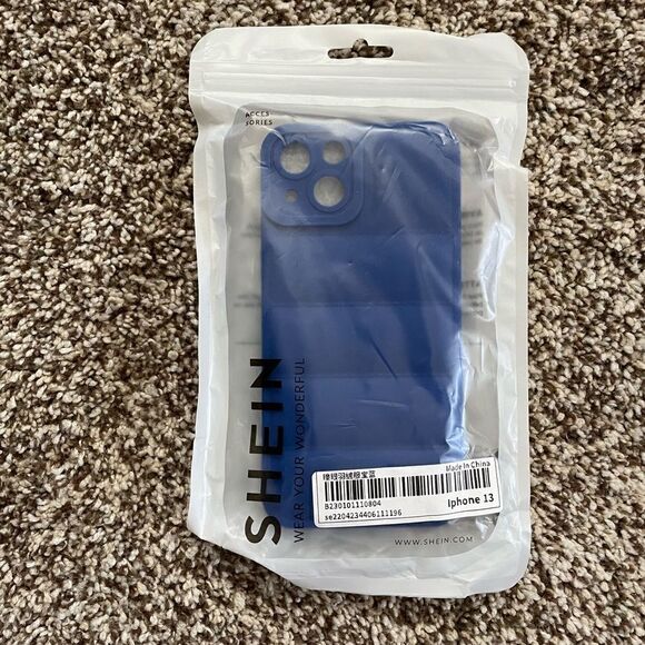 NWT IPHONE 13 Puffer Case / Phone Case Blue - Picture 1 of 4